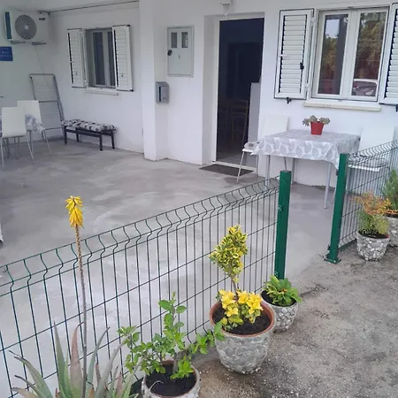 Miro Apartment